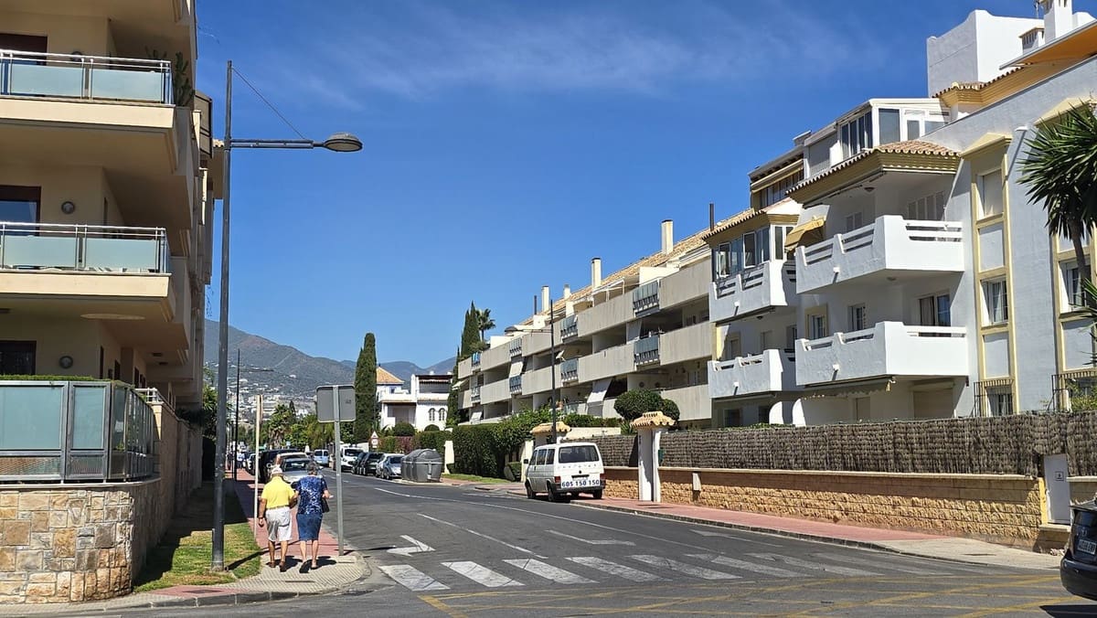 2 soveværelse Lejlighed til leje i San Pedro de Alcantara med swimmingpool garage - € 2.400 (Ref: 9509497)