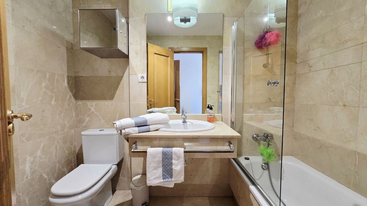 2 sypialnia Apartament do wynajęcia w San Pedro de Alcantara z basenem garażem - 2 300 € (Ref: 9509497)