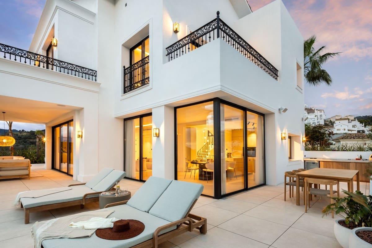 5 bedroom Villa for sale in Los Arqueros with pool garage - € 5,495,000 (Ref: 9509499)