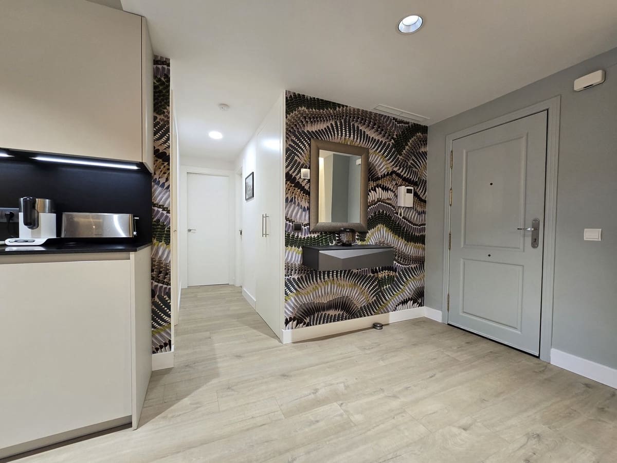 2 chambre Appartement à vendre à Nueva Andalucia avec piscine garage - 630 000 € (Ref: 9509500)