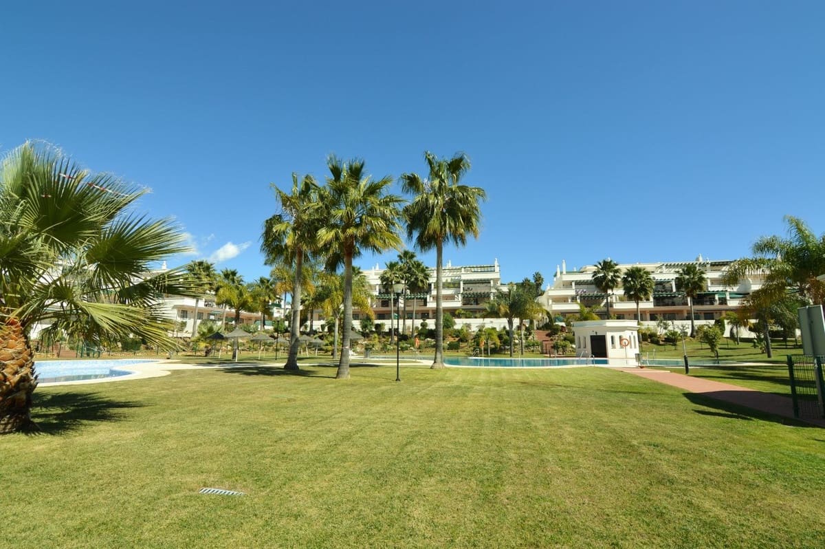 2 chambre Appartement à vendre à Nueva Andalucia avec piscine garage - 630 000 € (Ref: 9509500)