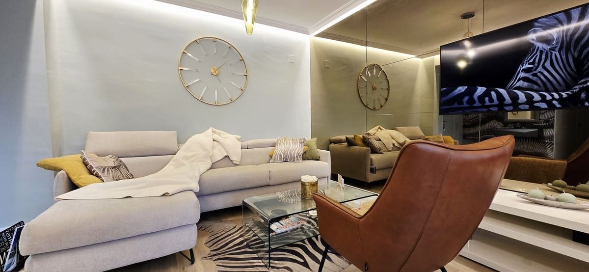 2 bedroom Apartment for sale in Nueva Andalucia with pool garage - € 630,000 (Ref: 9509500)