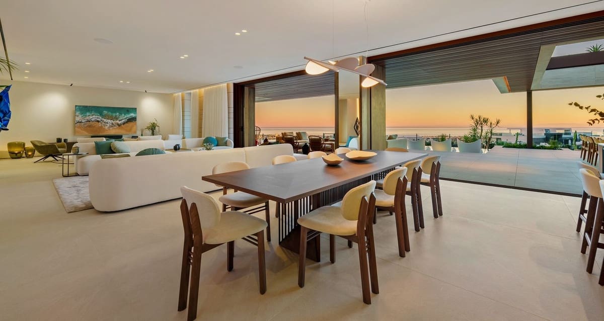 6 bedroom Villa for sale in Benahavis with pool garage - € 6,895,000 (Ref: 9509502)