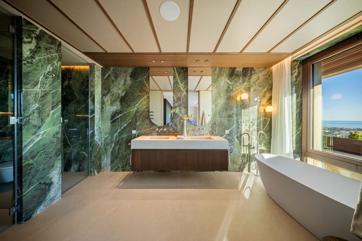 6 bedroom Villa for sale in Benahavis with pool garage - € 6,895,000 (Ref: 9509502)