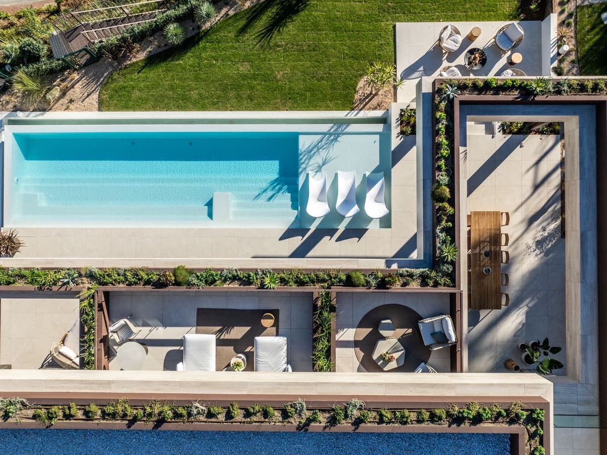 6 bedroom Villa for sale in Benahavis with pool garage - € 6,895,000 (Ref: 9509502)