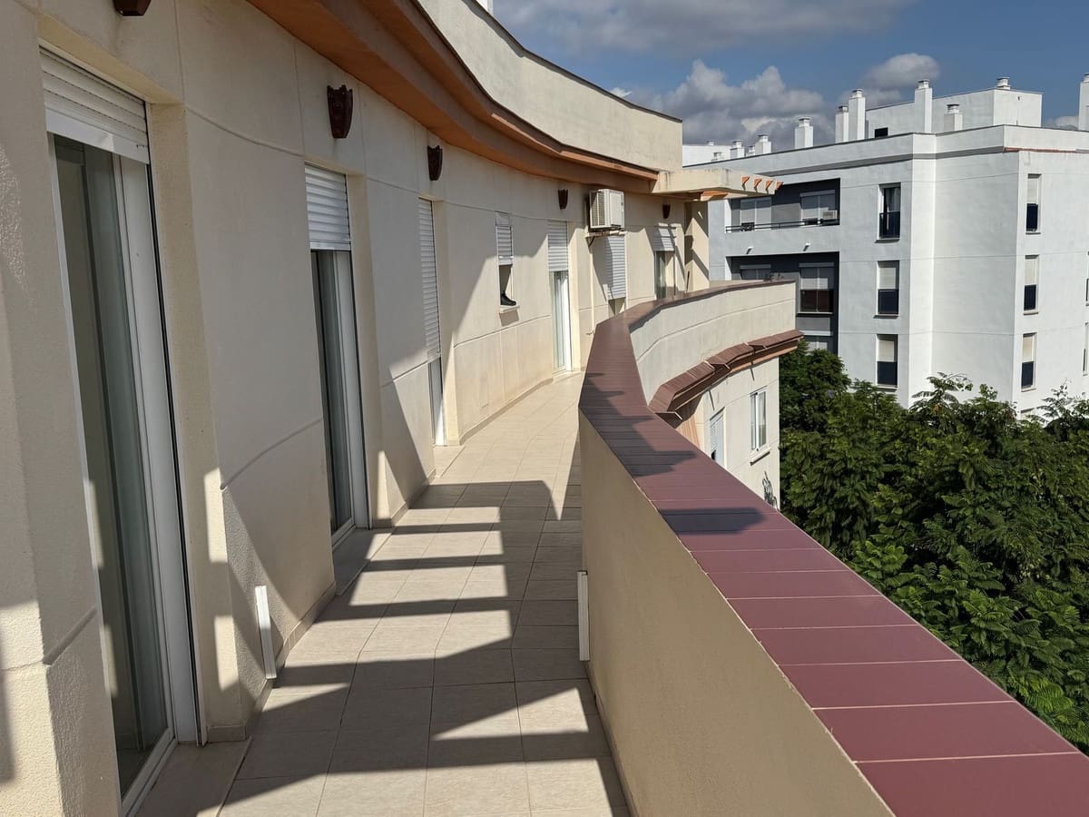 4 soverom Penthouse til salgs i Estepona med garasje - € 790 000 (Ref: 9509503)