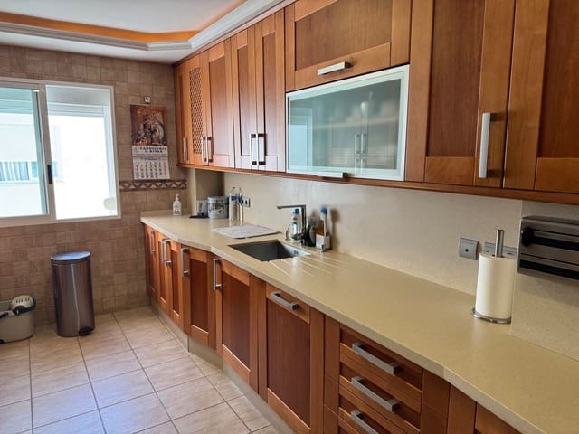 4 soveværelse Penthouse til salg i Centro, Estepona med garage - € 790.000 (Ref: 9509503)