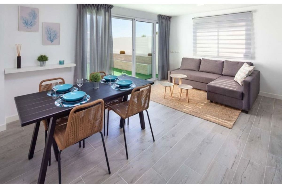 7 bedroom Apartment for sale in Benalmadena Costa - € 995,000 (Ref: 9509505)