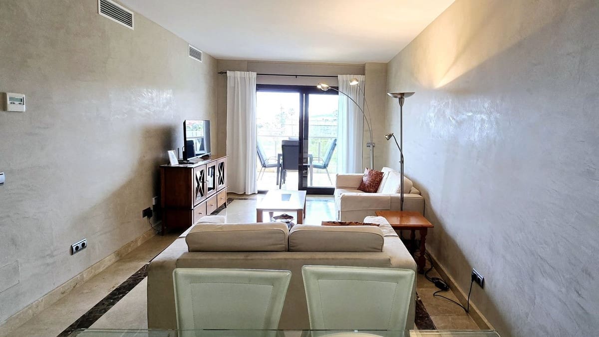 2 slaapkamer Appartement te koop in La Duquesa / Puerto de la Duquesa met zwembad garage - € 399.000 (Ref: 9509506)