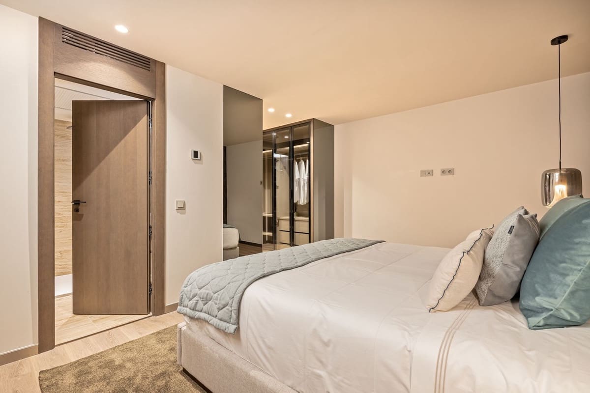 5 sypialnia Apartament na sprzedaż w Puerto Banus - 2 350 000 € (Ref: 9509509)