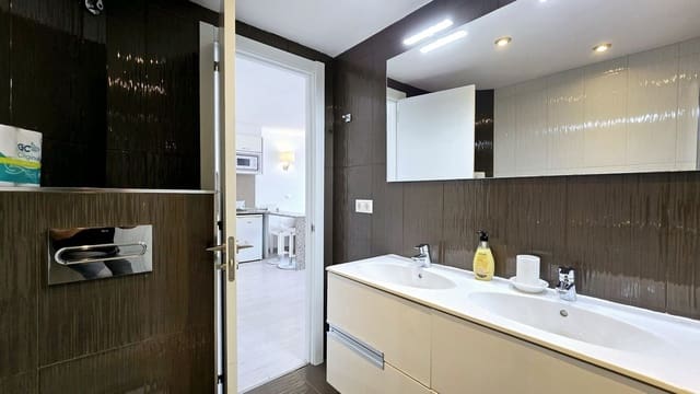 1 chambre Appartement à vendre à Puerto Banus, Marbella - 349 000 € (Ref: 9509510)