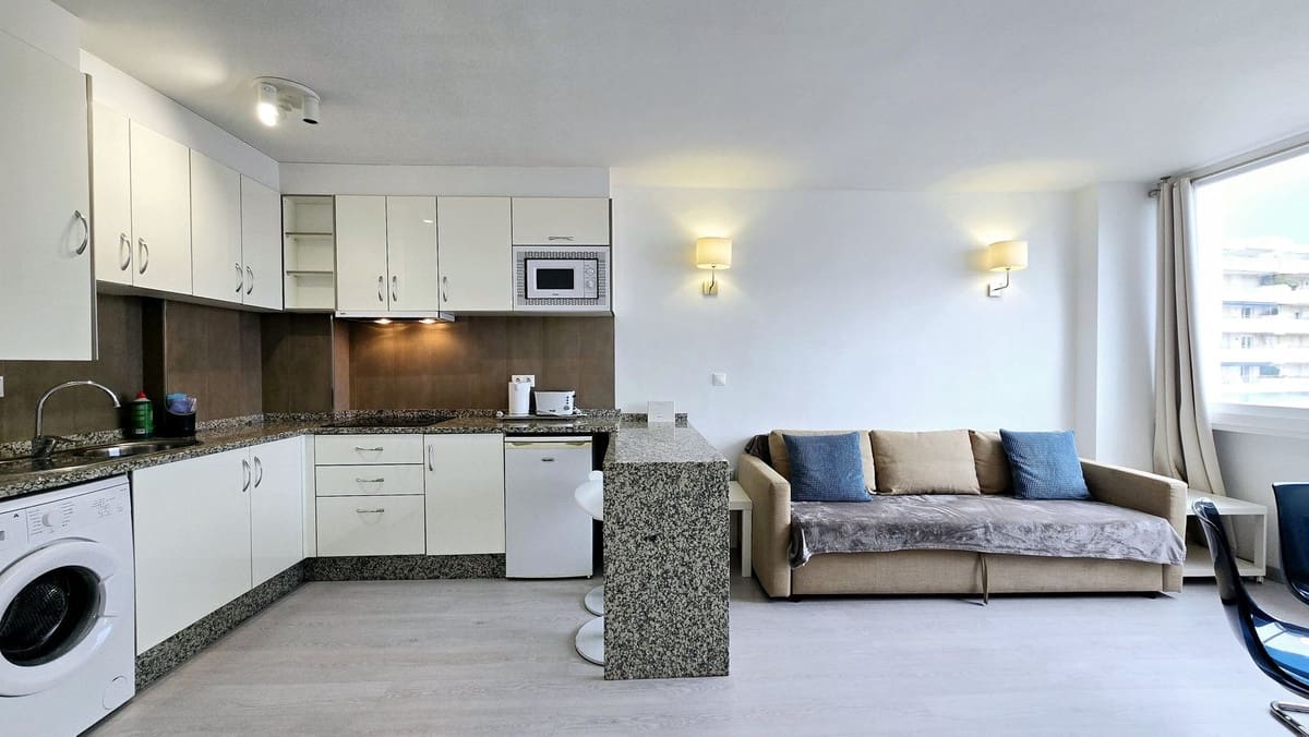 1 bedroom Apartment for sale in Puerto Banus - € 349,000 (Ref: 9509510)
