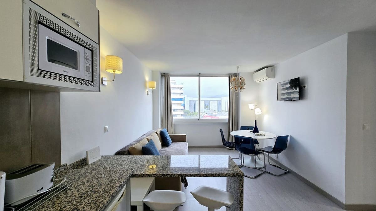 1 bedroom Apartment for sale in Puerto Banus - € 349,000 (Ref: 9509510)