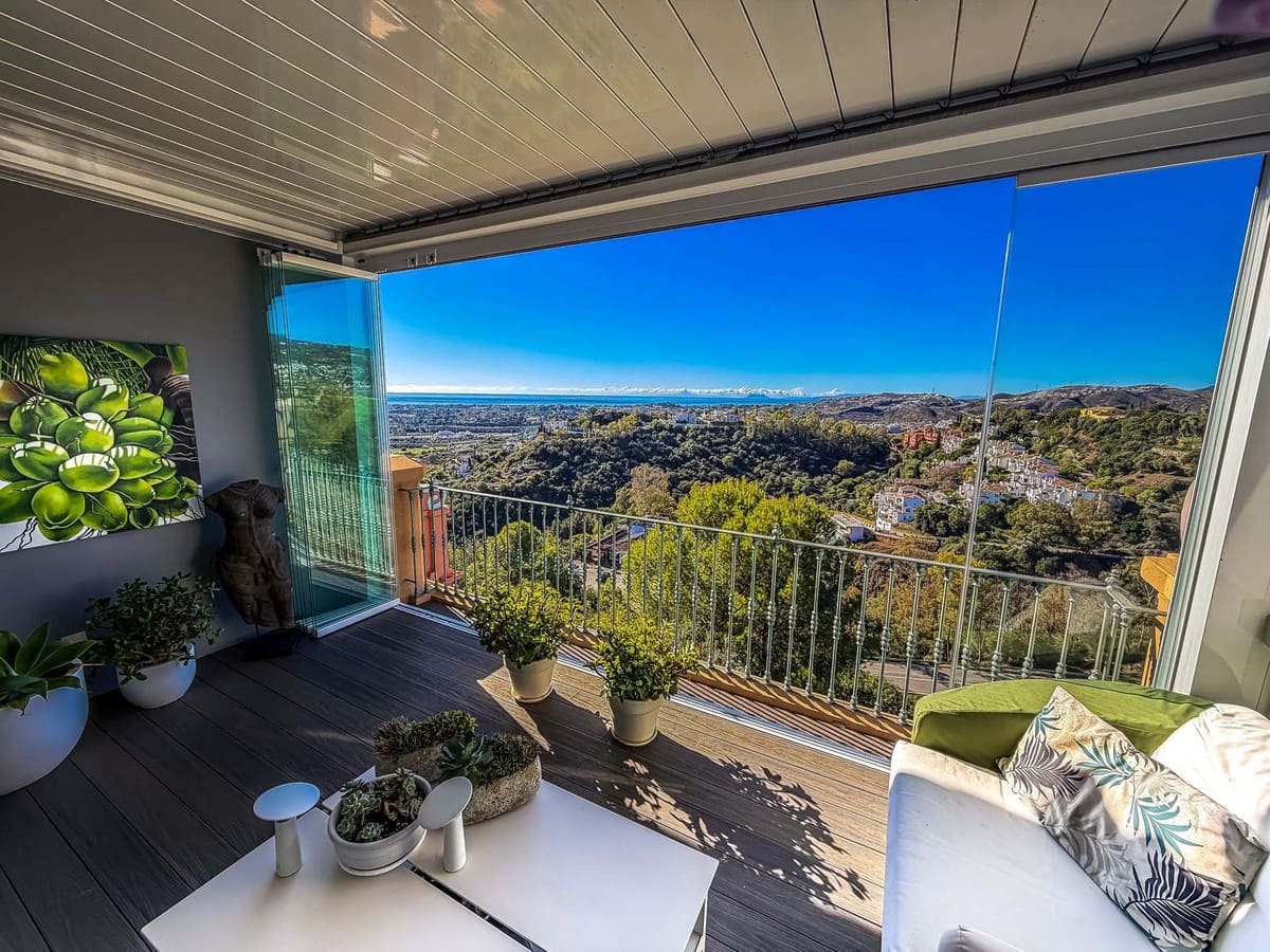 2 bedroom Penthouse for sale in Benahavis with pool garage - € 680,000 (Ref: 9509514)