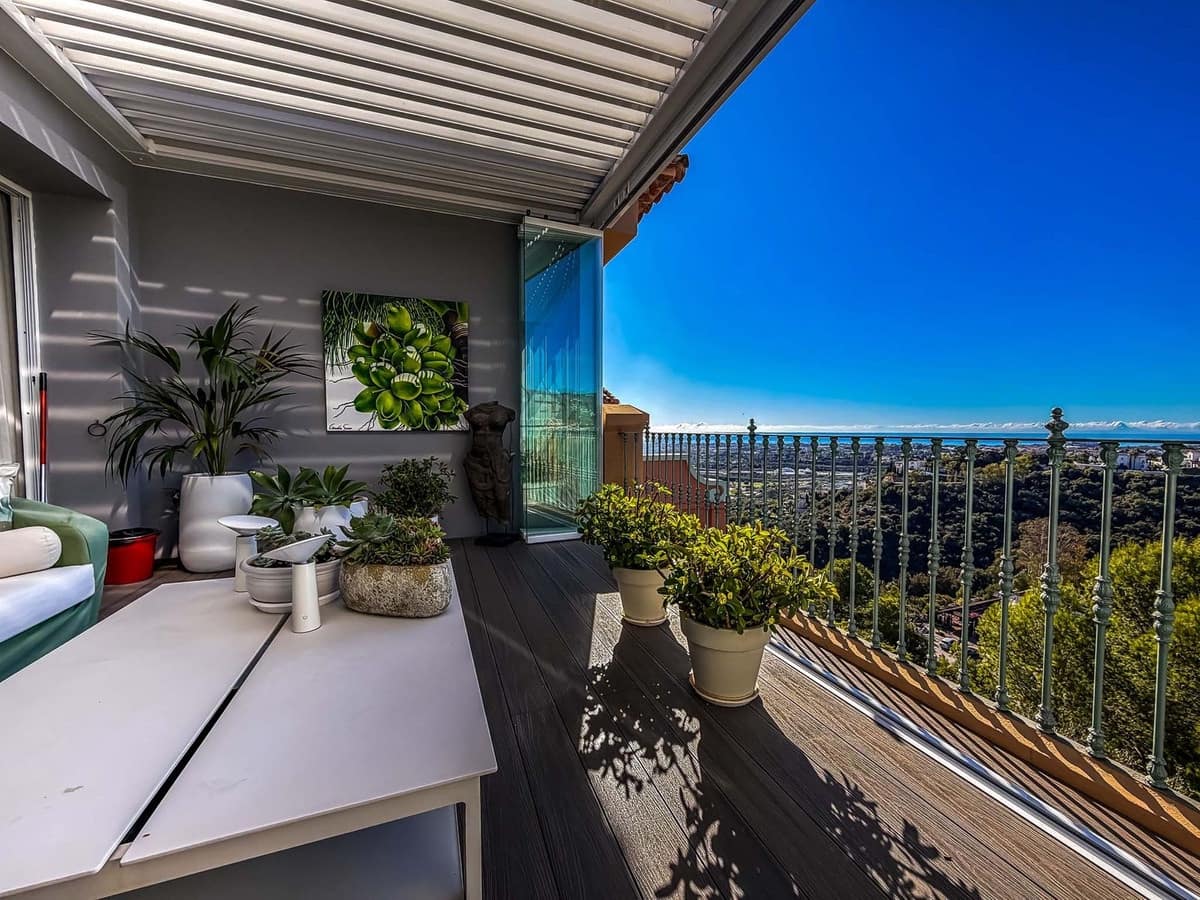 2 bedroom Penthouse for sale in Benahavis with pool garage - € 680,000 (Ref: 9509514)