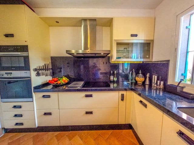 2 slaapkamer Penthouse te koop in Benahavís met zwembad garage - € 680.000 (Ref: 9509514)