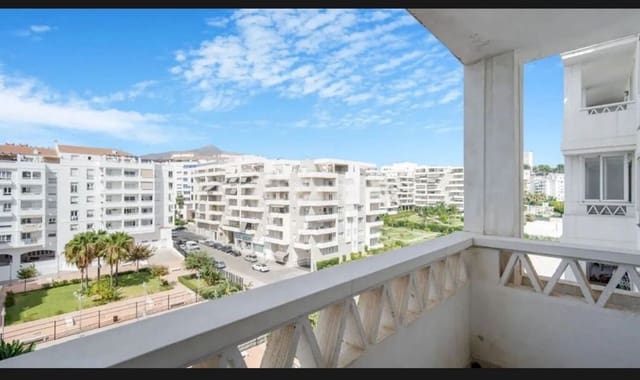 3 chambre Appartement à vendre à Nueva Andalucia, Marbella avec garage - 390 000 € (Ref: 9509515)
