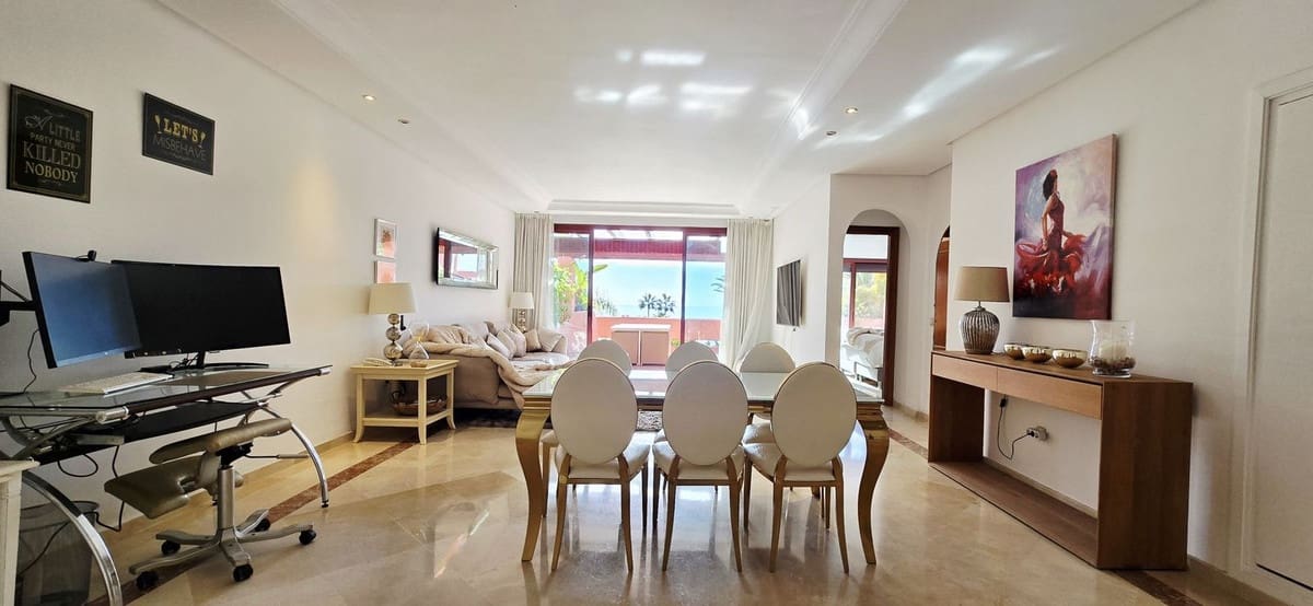 Apartamento de 2 habitaciones en Estepona en venta con piscina garaje - 1.475.000 € (Ref: 9509521)