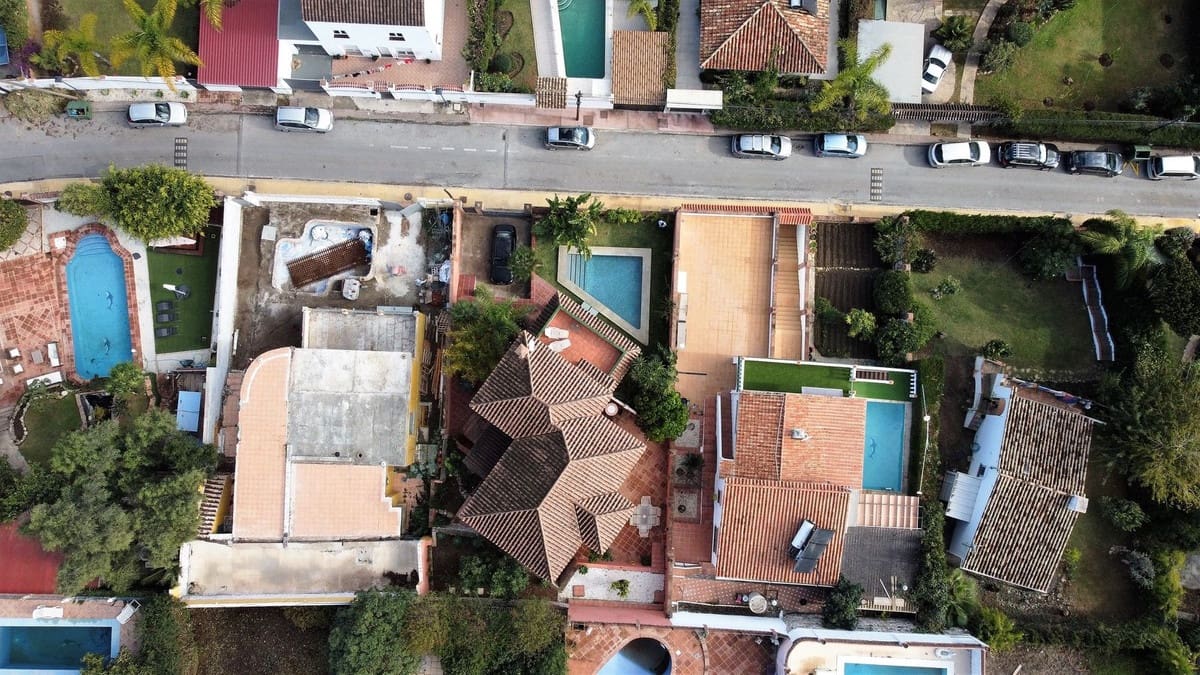 4 camera da letto Villa in vendita in Nueva Andalucia con piscina garage - 1.395.000 € (Rif: 9509522)