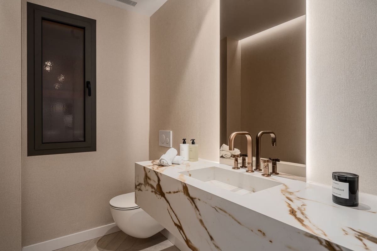 Apartamento de 4 habitaciones en Nueva Andalucia en venta con piscina garaje - 2.750.000 € (Ref: 9509524)