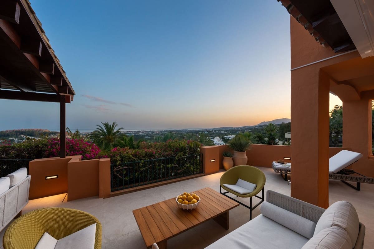 4 bedroom Apartment for sale in Nueva Andalucia with pool garage - € 2,750,000 (Ref: 9509524)