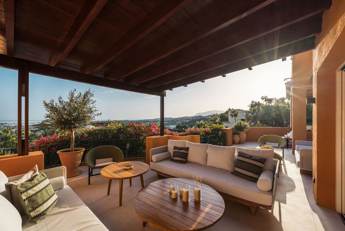 4 bedroom Apartment for sale in Nueva Andalucia with pool garage - € 2,750,000 (Ref: 9509524)