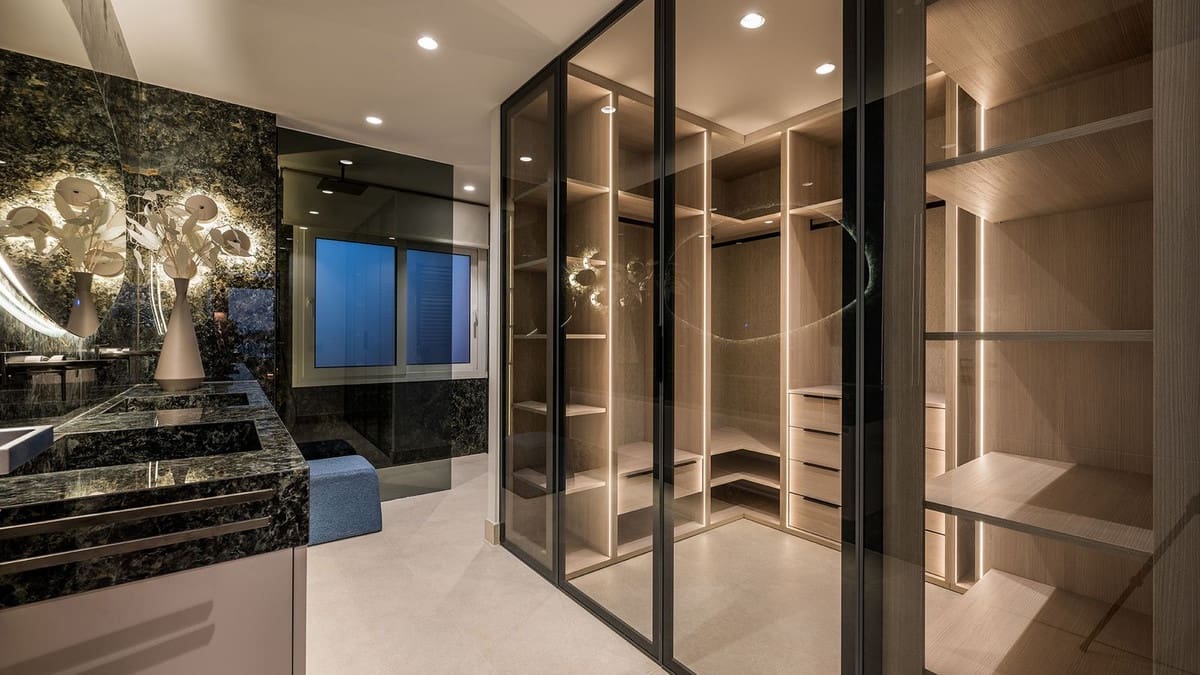 Ático de 3 habitaciones en Estepona en venta con piscina garaje - 2.995.000 € (Ref: 9509525)