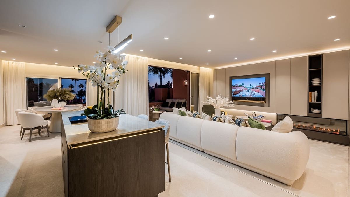 Ático de 3 habitaciones en Estepona en venta con piscina garaje - 2.995.000 € (Ref: 9509525)