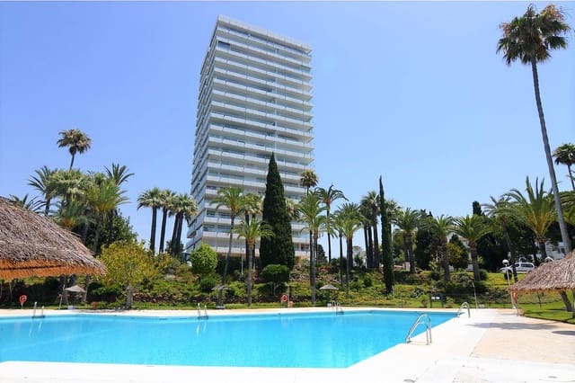 Apartamento de 3 habitaciones en Marbella en venta con piscina garaje - 949.000 € (Ref: 9509527)
