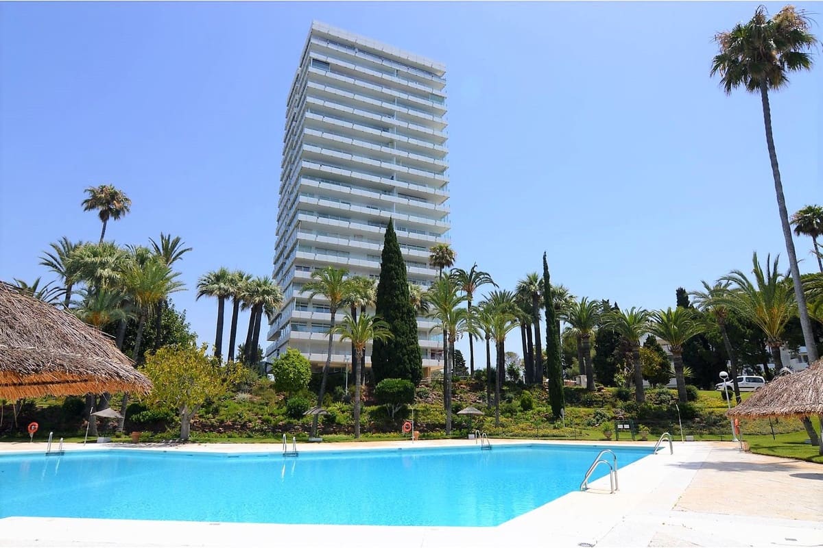 3 bedroom Apartment for sale in Marbella with pool garage - € 949,000 (Ref: 9509527)