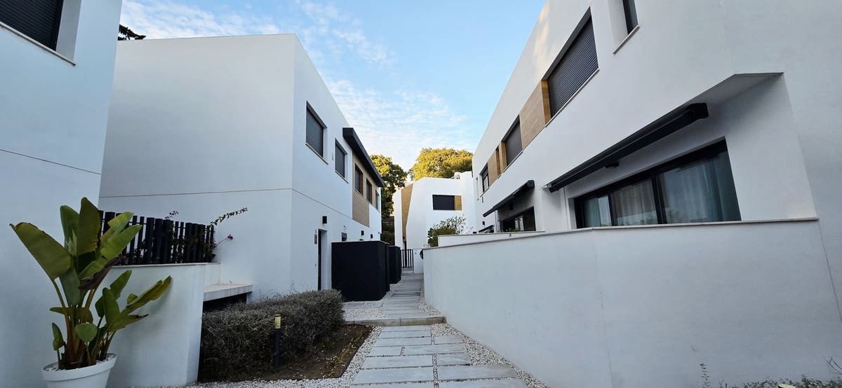 3 chambre Maison de Ville à vendre à Nueva Andalucia avec piscine garage - 750 000 € (Ref: 9509528)