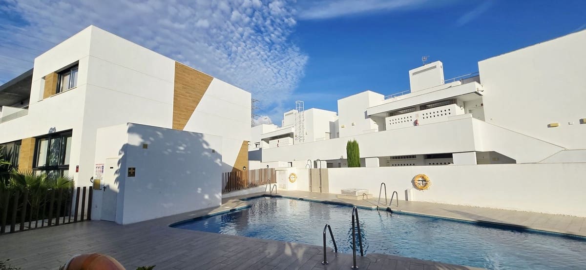 3 chambre Maison de Ville à vendre à Nueva Andalucia avec piscine garage - 750 000 € (Ref: 9509528)