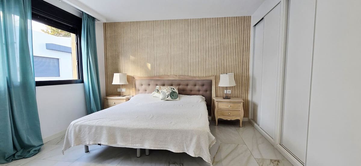 3 bedroom Townhouse for sale in Nueva Andalucia with pool garage - € 790,000 (Ref: 9509528)