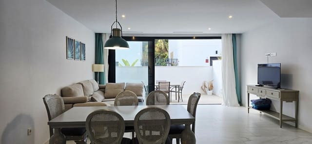 3 makuuhuone Omakotitalo myytävänä paikassa Nueva Andalucia, Marbella mukana uima-altaan 
autotalli - 790 000 € (Ref: 9509528)