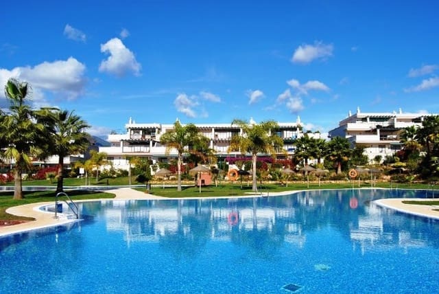 2 soverom Leilighet til salgs i Nueva Andalucia, Marbella med svømmebasseng garasje - € 415 000 (Ref: 9509529)