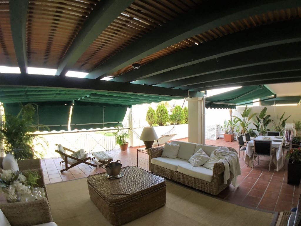 2 soverom Leilighet til salgs i Nueva Andalucia med svømmebasseng garasje - € 415 000 (Ref: 9509529)