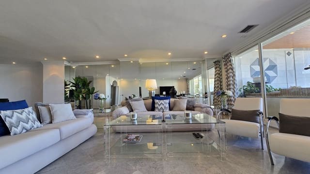 3 soverom Leilighet til salgs i Puerto Banus, Marbella med svømmebasseng garasje - € 5 100 000 (Ref: 9509531)