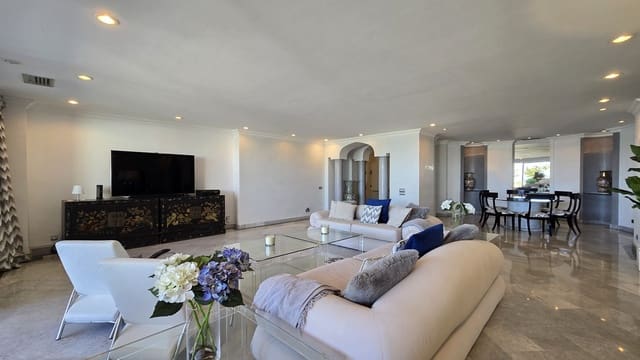 3 soverom Leilighet til salgs i Puerto Banus, Marbella med svømmebasseng garasje - € 5 100 000 (Ref: 9509531)