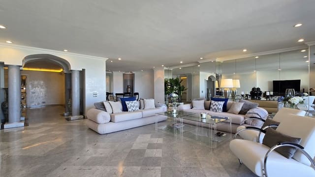 3 soverom Leilighet til salgs i Puerto Banus, Marbella med svømmebasseng garasje - € 5 100 000 (Ref: 9509531)
