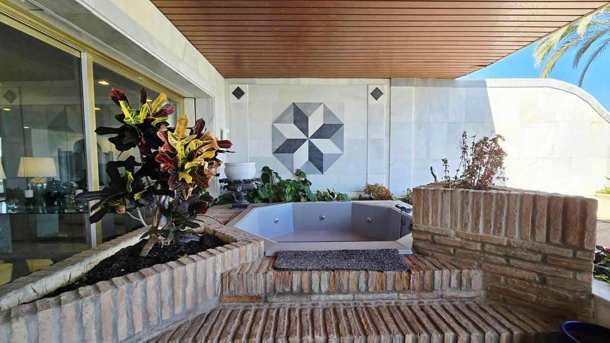 3 soverom Leilighet til salgs i Puerto Banus med svømmebasseng garasje - € 5 100 000 (Ref: 9509531)