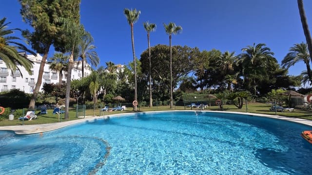 3 sypialnia Apartament na sprzedaż w Puerto Banus, Marbella z basenem garażem - 5 100 000 € (Ref: 9509531)