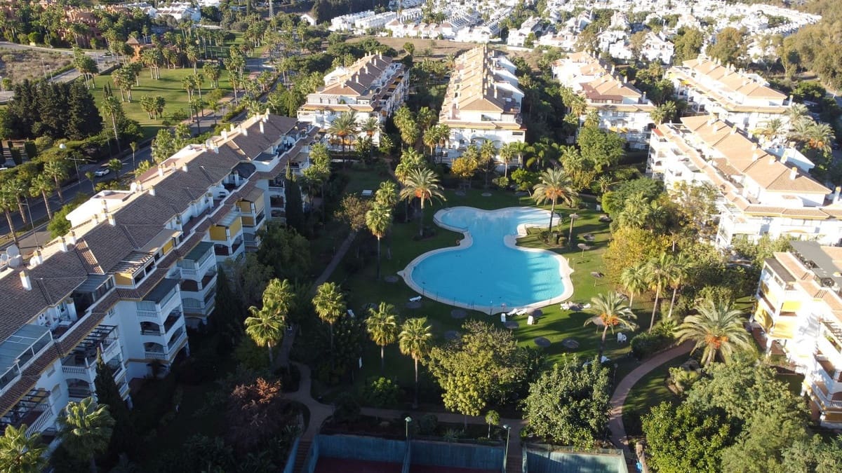 2 chambre Appartement à vendre à Marbella avec piscine garage - 480 000 € (Ref: 9509532)