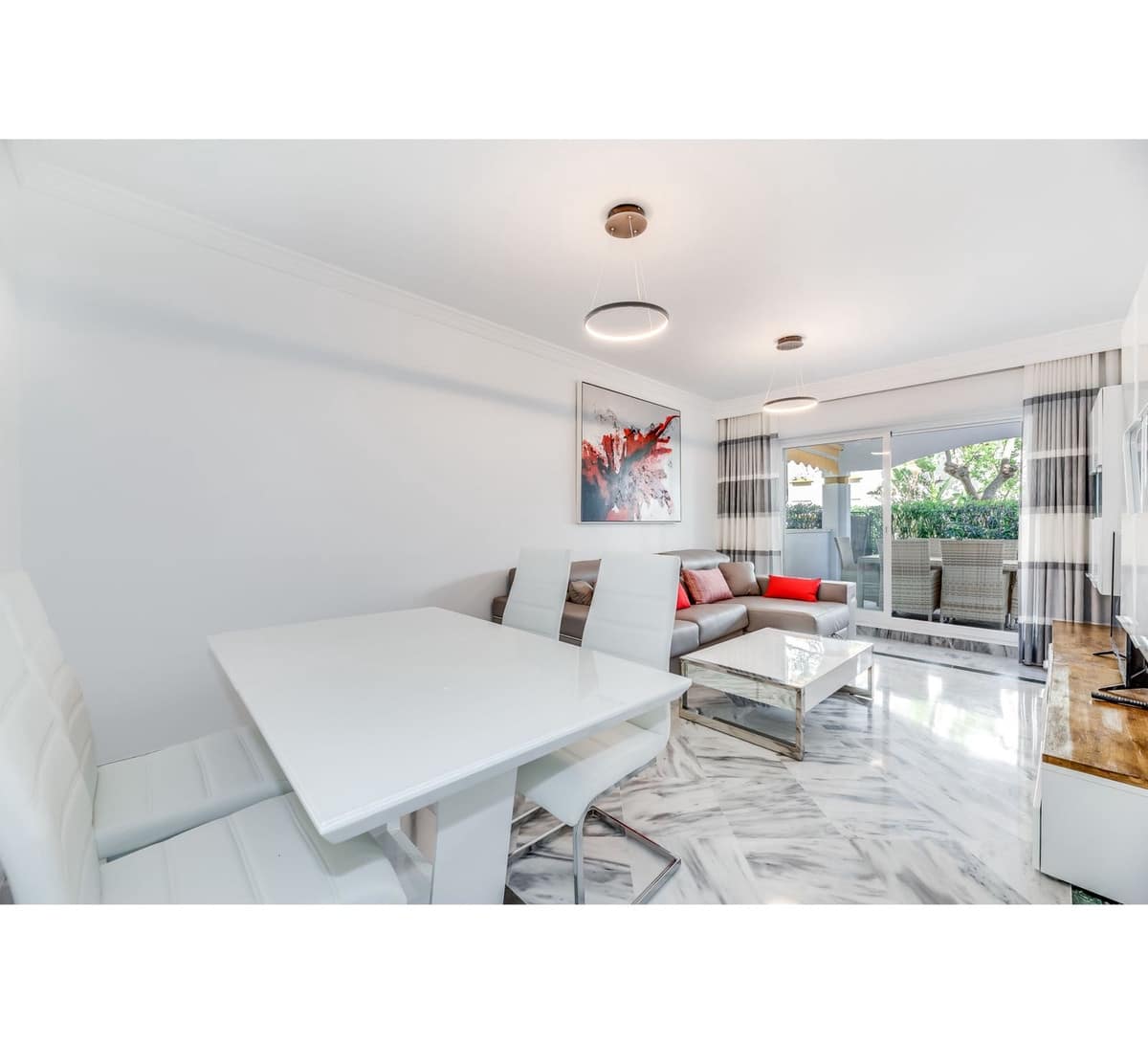 Apartamento de 2 habitaciones en Marbella en venta con piscina garaje - 480.000 € (Ref: 9509532)