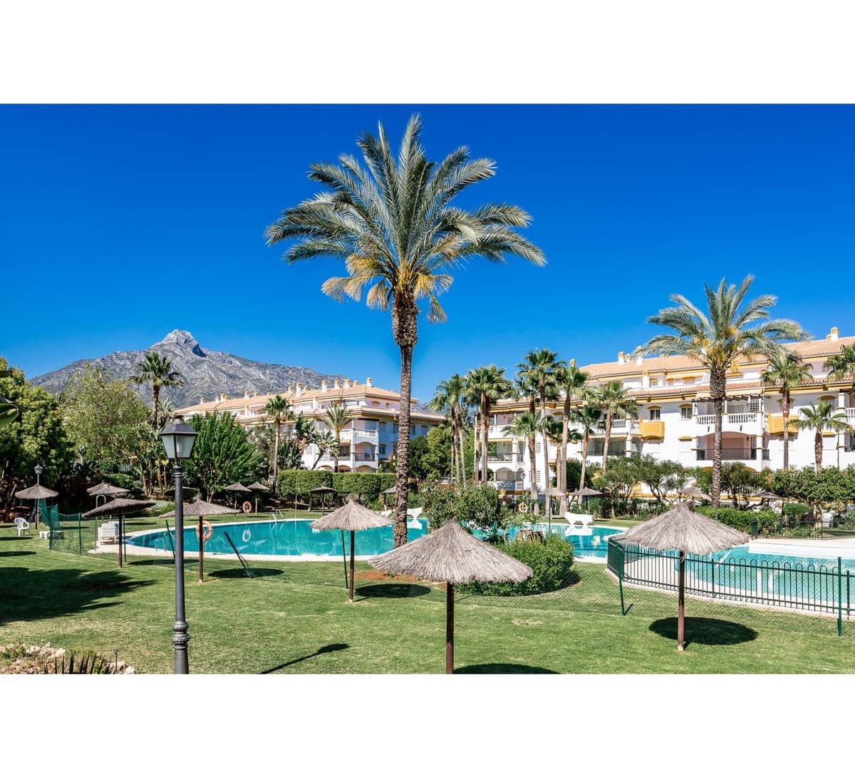 Apartamento de 2 habitaciones en Marbella en venta con piscina garaje - 480.000 € (Ref: 9509532)