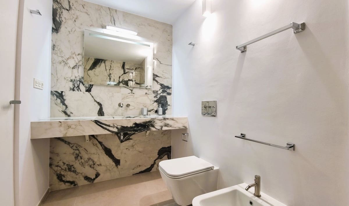 2 soverom Leilighet til salgs i Puerto Banus med garasje - € 649 000 (Ref: 9509534)