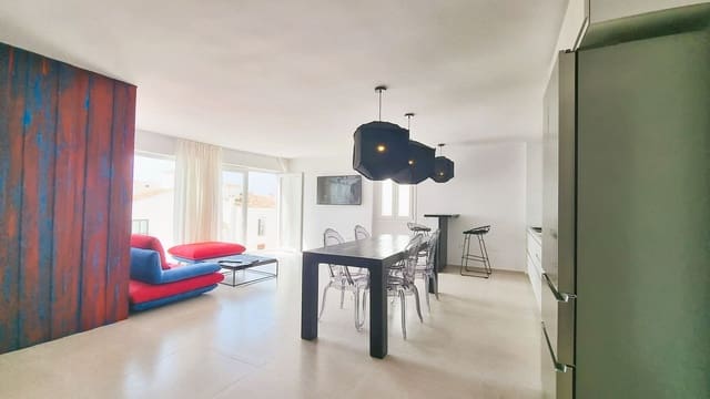 Apartamento de 2 habitaciones en Puerto Banus, Marbella en venta con garaje - 649.000 € (Ref: 9509534)