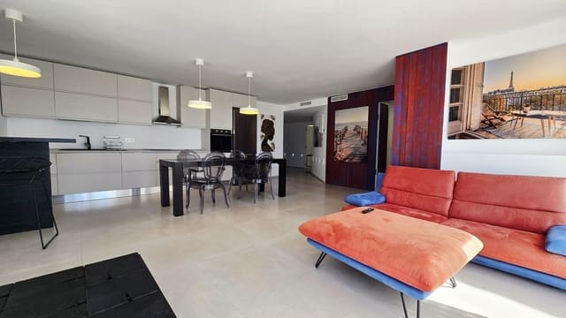 2 bedroom Apartment for sale in Puerto Banus, Marbella with garage - € 680,000 (Ref: 9509534)