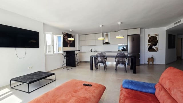 2 bedroom Apartment for sale in Puerto Banus, Marbella with garage - € 680,000 (Ref: 9509534)