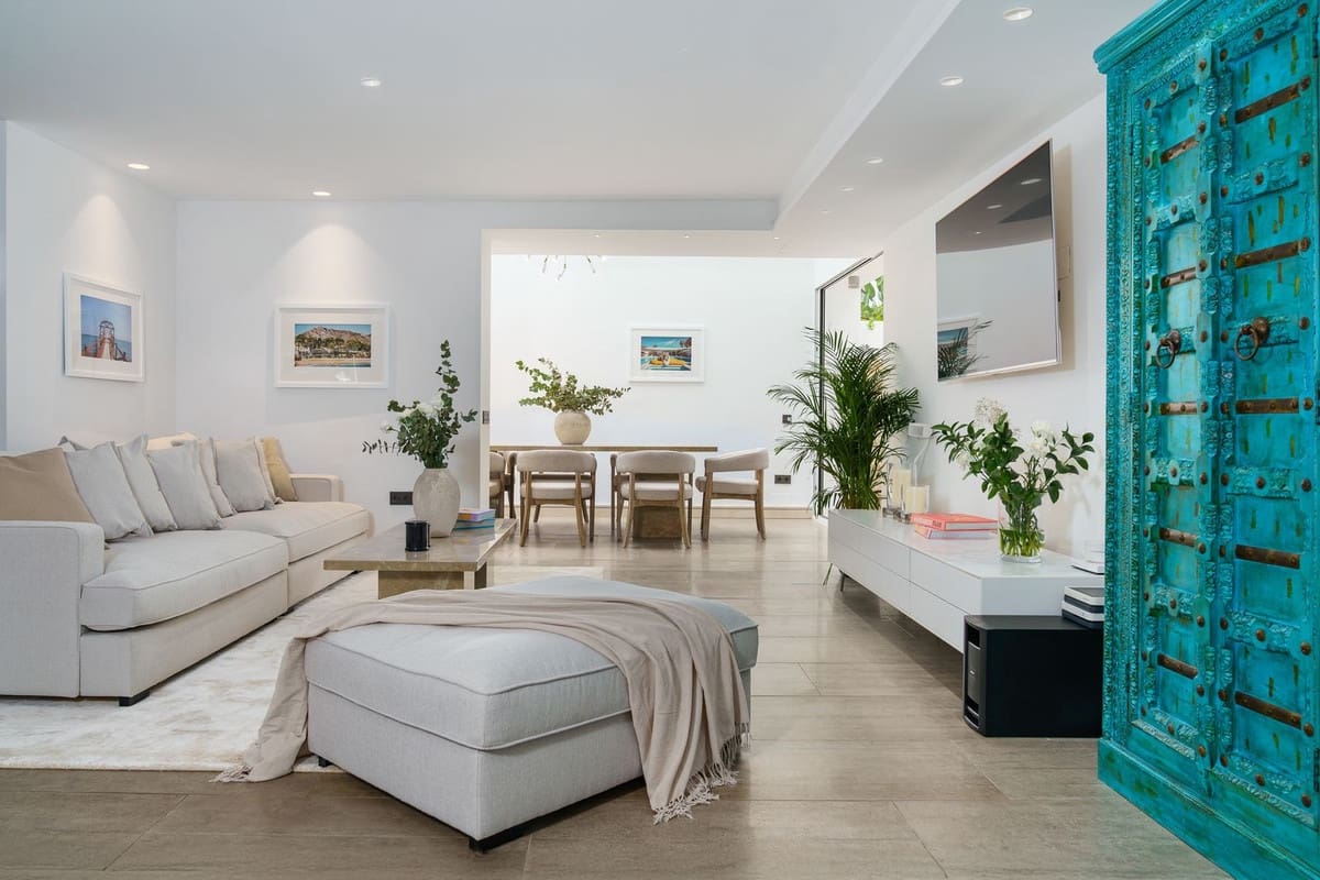 6 sypialnia Willa na sprzedaż w Nueva Andalucia z basenem garażem - 2 350 000 € (Ref: 9509543)