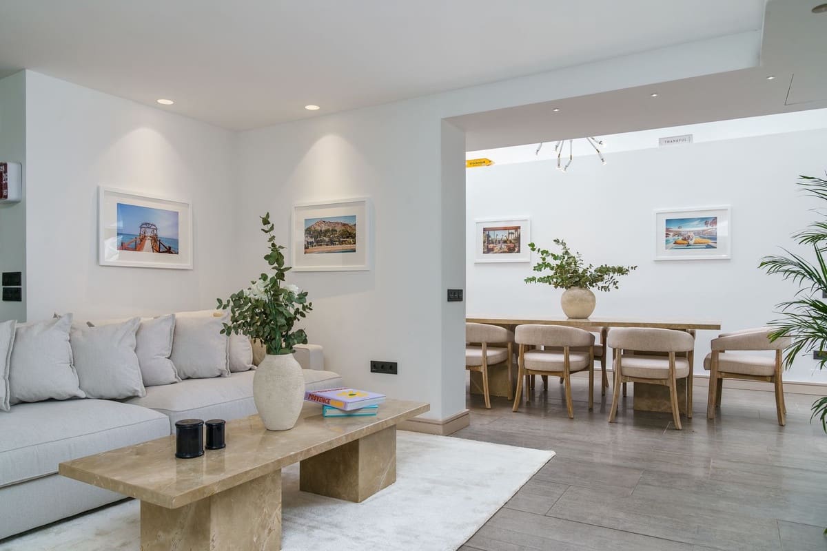 6 sypialnia Willa na sprzedaż w Nueva Andalucia z basenem garażem - 2 350 000 € (Ref: 9509543)